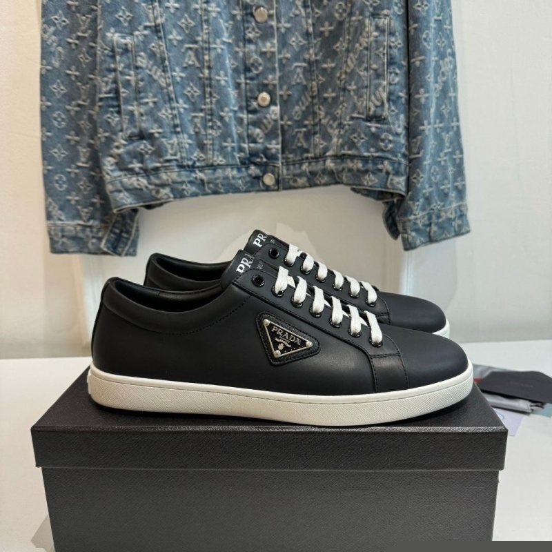 Pra*a casual shoes